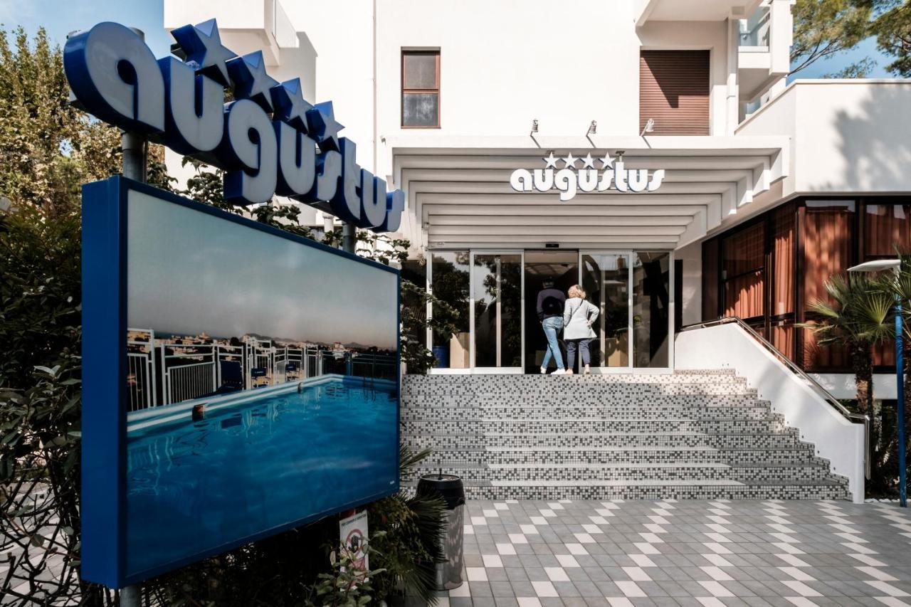 Hotel Augustus Riccione Exteriör bild